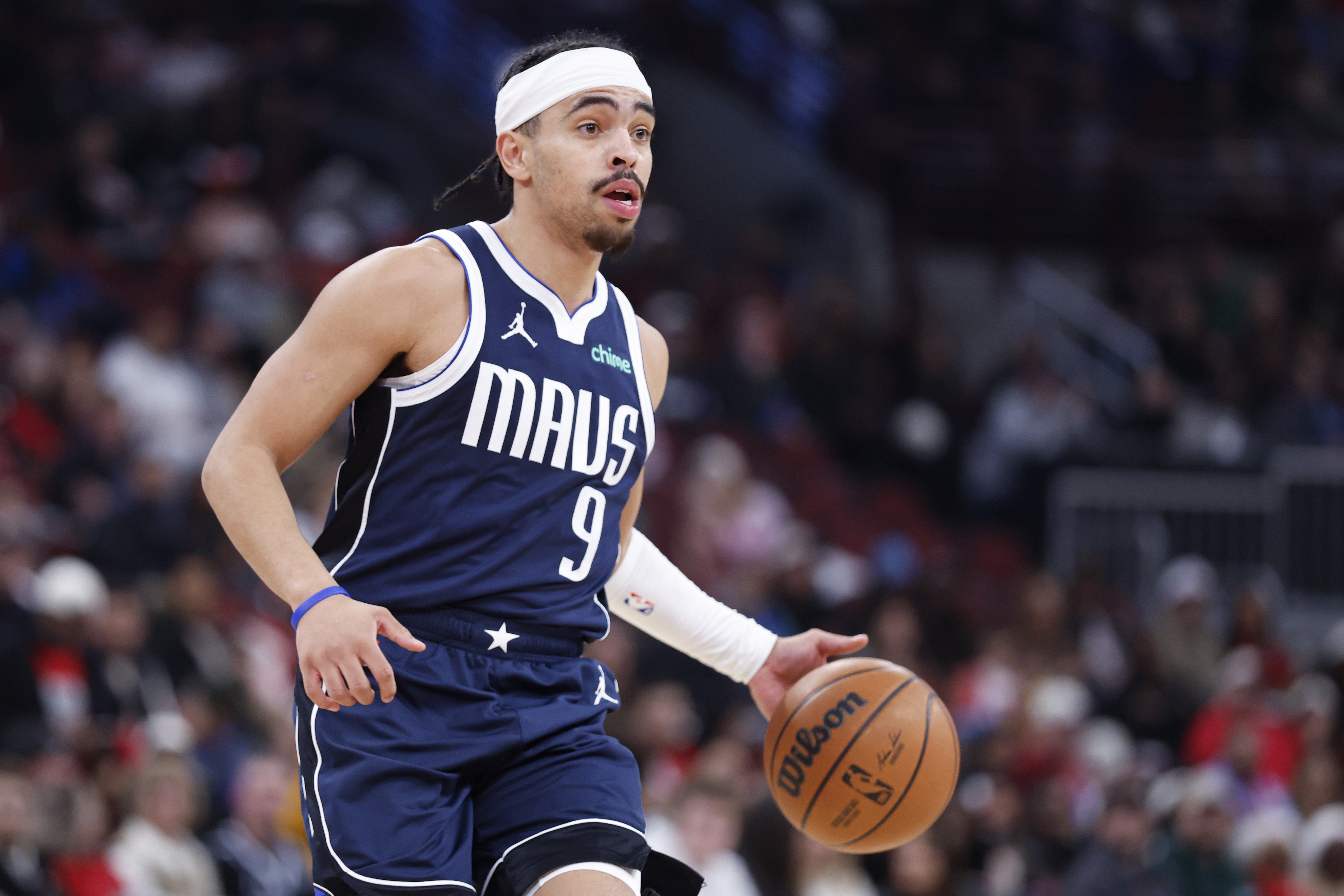 世界杯高清赛事平台-希望没事！瑞安·内姆哈德拼抢中倒地 一瘸一拐走下场