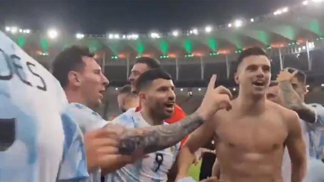 1626338261888019200.jpg un-capitan-en-todo-momento-el-gesto-de-messi-para-frenar-a-de-paul-en-medio-de-los-festejos-por-respeto-a-brasil-1024x576.jpg