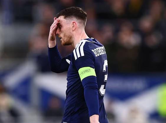 世界杯官方直播客户端下载-苏格兰队被部分球迷嘘，罗伯逊：不知道他们是不是纯想发嘘声